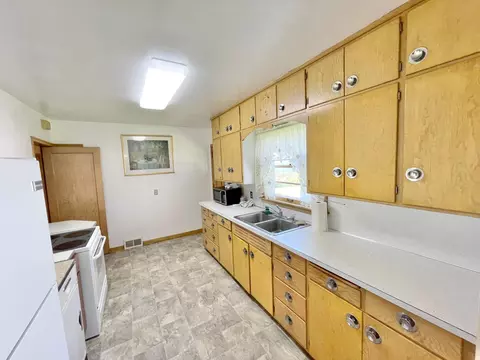 205 Prairie St N, Comfrey, MN 56019 photo 23