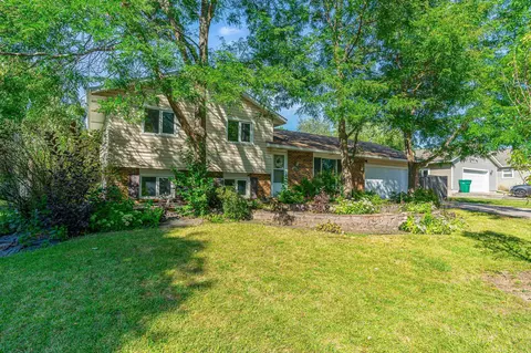 8064 71st St S, Cottage Grove, MN 55016