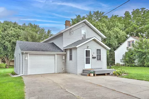 712 5th St SE, Waseca, MN 56093