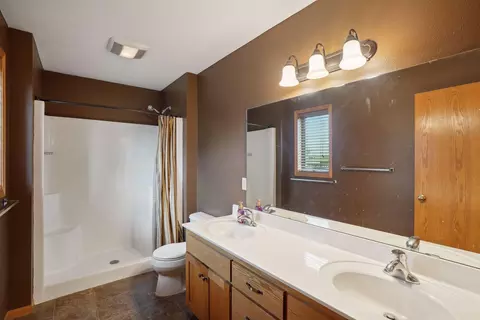 110 Hawk Ave, Eagle Lake, MN 56024 photo 23