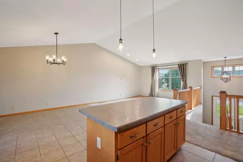 110 Hawk Ave, Eagle Lake, MN 56024 photo 18