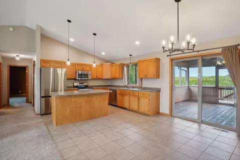 110 Hawk Ave, Eagle Lake, MN 56024 photo 13