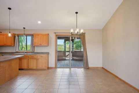 110 Hawk Ave, Eagle Lake, MN 56024 photo 12