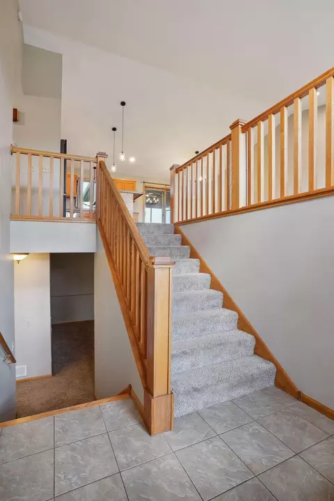 110 Hawk Ave, Eagle Lake, MN 56024 photo 4