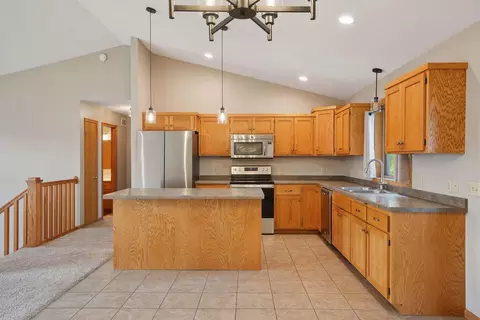 110 Hawk Ave, Eagle Lake, MN 56024 photo 14