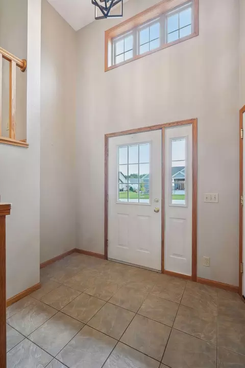 110 Hawk Ave, Eagle Lake, MN 56024 photo 3