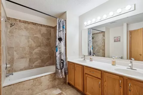 4071 Meadowlark Curv, Eagan, MN 55122 photo 9