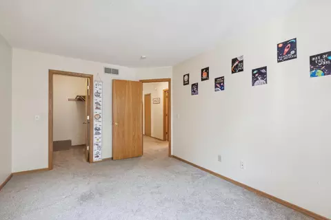 4071 Meadowlark Curv, Eagan, MN 55122 photo 8