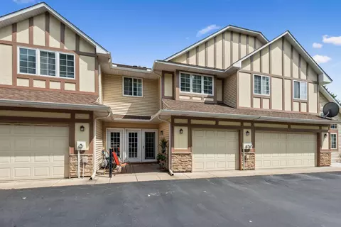 4071 Meadowlark Curv, Eagan, MN 55122