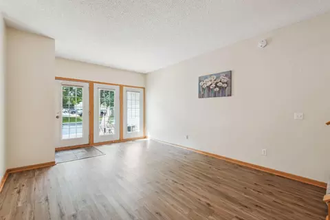 4071 Meadowlark Curv, Eagan, MN 55122 photo 2