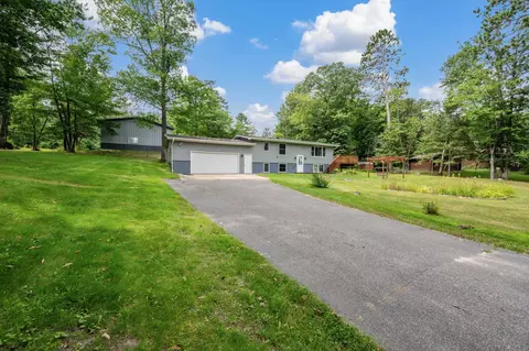 26185 River Rd, Cohasset, MN 55721