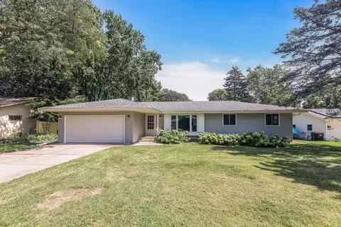 1710 Lindig St, Falcon Heights, MN 55113