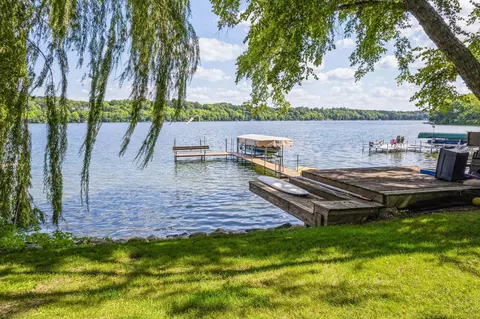 20765 Radisson Rd, Excelsior, MN 55331
