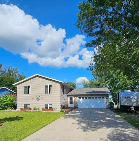 1008 5th St SE, Barnesville, MN 56514