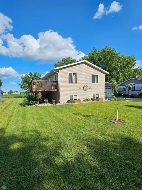 1008 5th St SE, Barnesville, MN 56514 photo 2