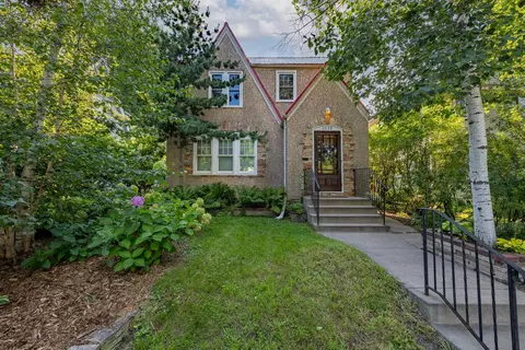 2828 38th Ave S, Minneapolis, MN 55406