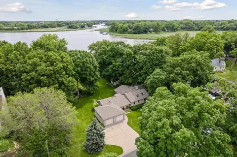 2500 Avon Dr, Mound, MN 55364