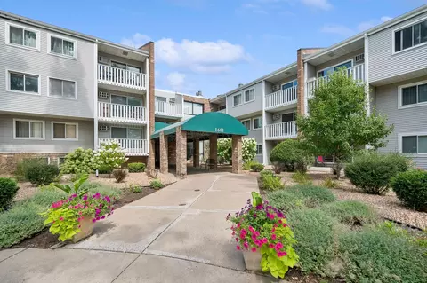 1601 N Innsbruck Dr #351, Fridley, MN 55432