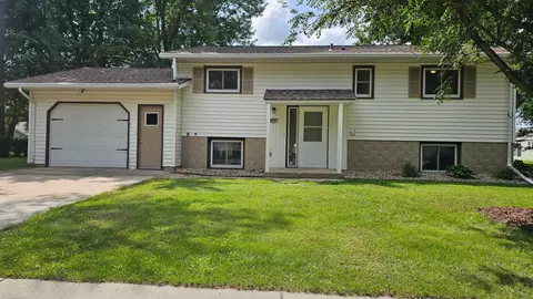 244 Jeanne Ave E, Eden Valley, MN 55329