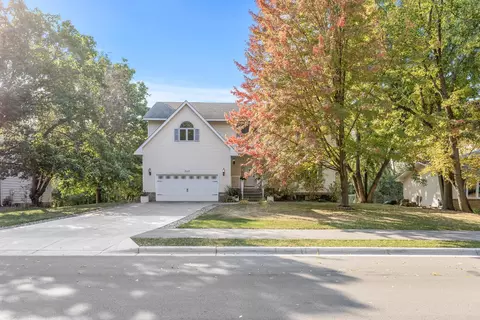7117 Courtly Rd, Woodbury, MN 55125
