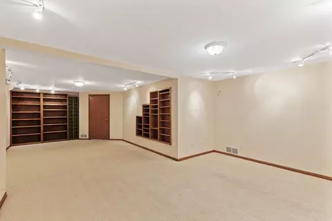 8708 Beard Rd S, Bloomington, MN 55431 photo 23