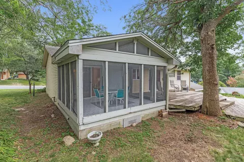 8708 Beard Rd S, Bloomington, MN 55431 photo 30