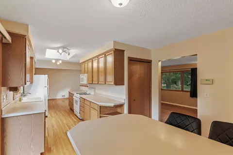 8708 Beard Rd S, Bloomington, MN 55431 photo 8