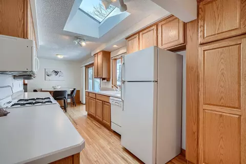 8708 Beard Rd S, Bloomington, MN 55431 photo 9