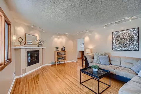 8708 Beard Rd S, Bloomington, MN 55431 photo 3