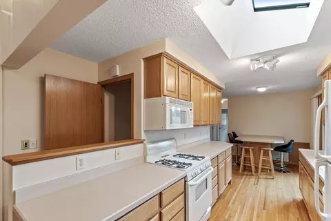 8708 Beard Rd S, Bloomington, MN 55431 photo 11