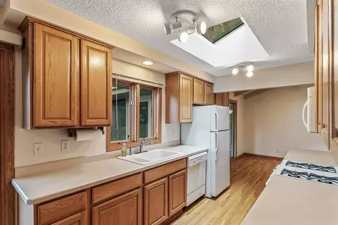 8708 Beard Rd S, Bloomington, MN 55431 photo 10