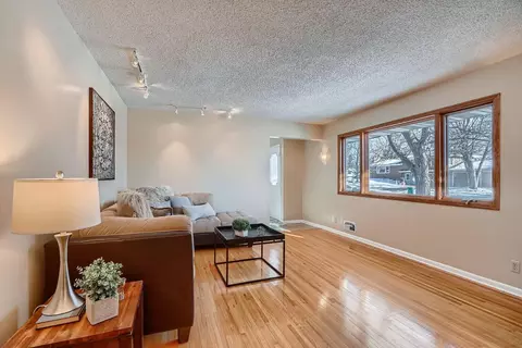 8708 Beard Rd S, Bloomington, MN 55431 photo 4