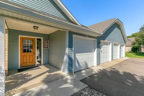 7255 Hunters Run, Eden Prairie, MN 55346