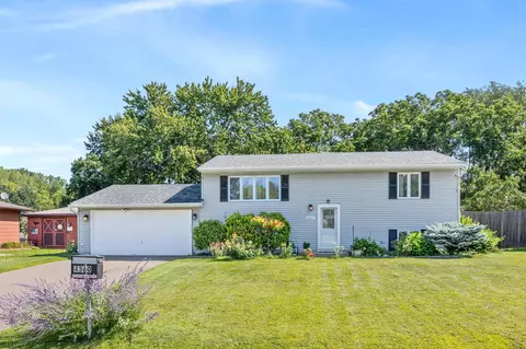 4360 Garden Trl, Eagan, MN 55123