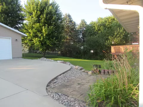 1704 Riggs Rd, Saint Peter, MN 56082 photo 5