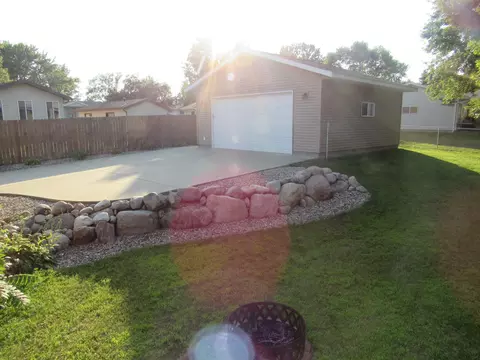 1704 Riggs Rd, Saint Peter, MN 56082 photo 9