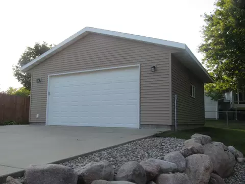 1704 Riggs Rd, Saint Peter, MN 56082 photo 6