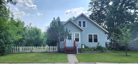 1103 7th St, International Falls, MN 56649