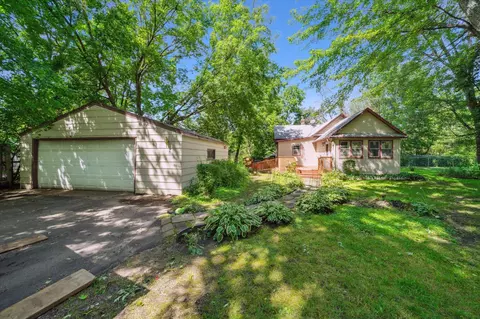 5390 Bryant St, Maple Plain, MN 55359