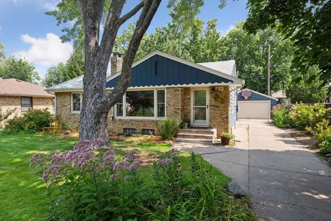 4550 Grimes Ave N, Robbinsdale, MN 55422