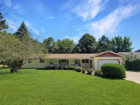 1010 8th St NE, Staples, MN 56479