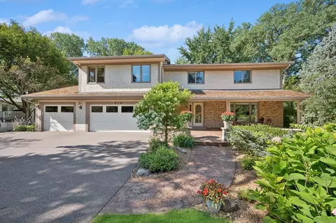 416 Turnpike Rd, Golden Valley, MN 55416
