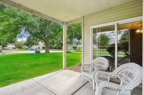 8409 Thomas Ct N, Brooklyn Park, MN 55444