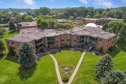 5420 Three Points Blvd #226, Mound, MN 55364