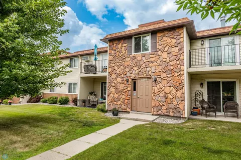 3249 16th Ave S #8, Fargo, ND 58103