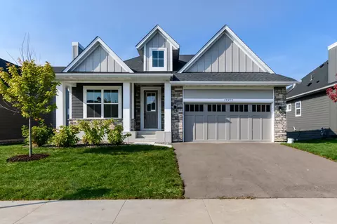 17977 Gresford Ln, Lakeville, MN 55044