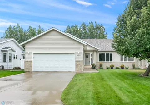 3608 28th St S, Fargo, ND 58104
