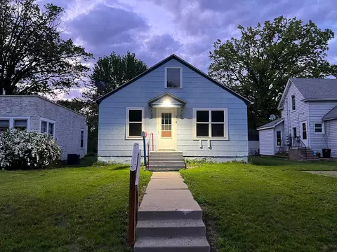 312 Forest Ave W, Mora, MN 55051 photo 2