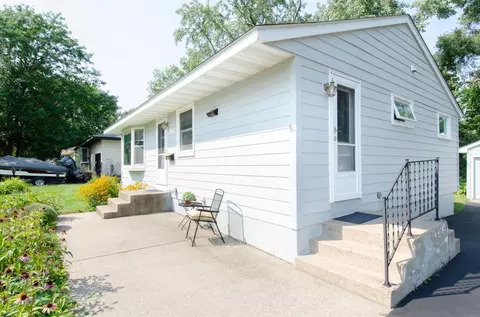 1041 Madison St, Anoka, MN 55303