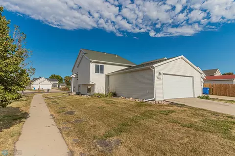 2032 57th Ave S, Fargo, ND 58104